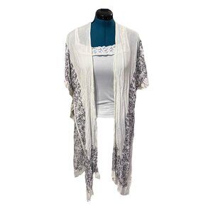 Torrid White and Black Floral Kimono